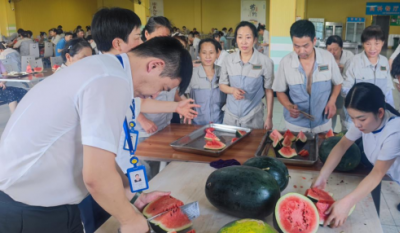 战高温，，，，，，送清凉，，，，，，爱心转达沁人心